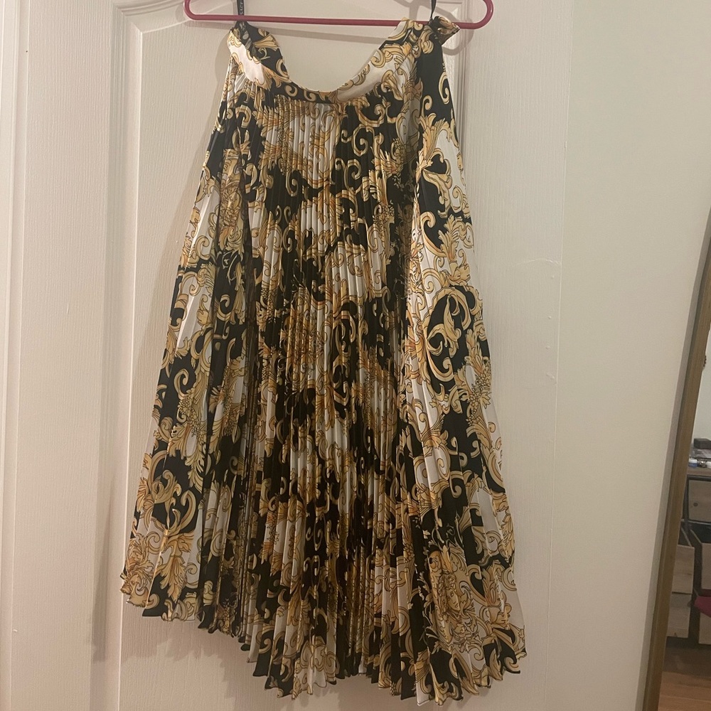 BRAND NEW Versace midi skirt - Barocco print
